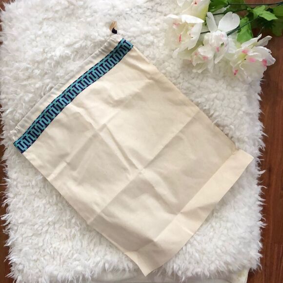 Tory Burch 15 x 12 ivory muslin dust bag - Picture 2 of 6
